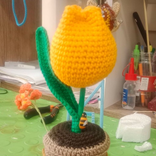 Maceta con tulipan